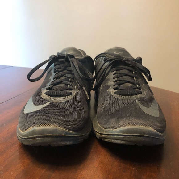 Nike women's FS Lite Run Black Running Shoe Size 9.5 - Picture 3 of 11